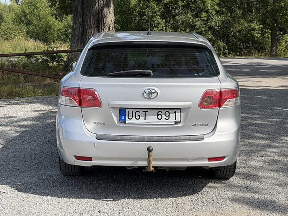 Toyota Avensis 6 of 21