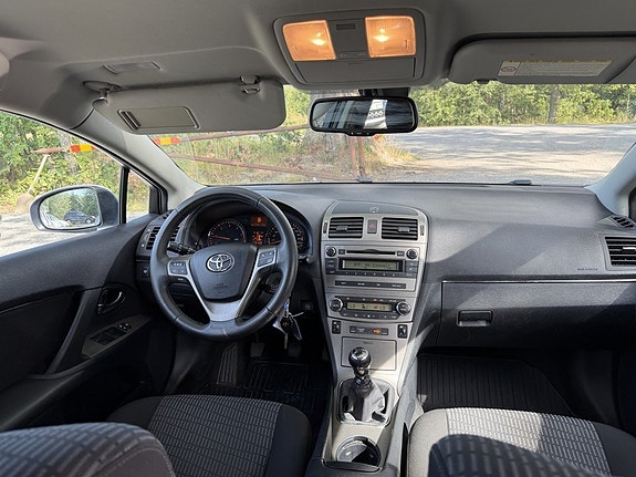 Toyota Avensis 9 of 21
