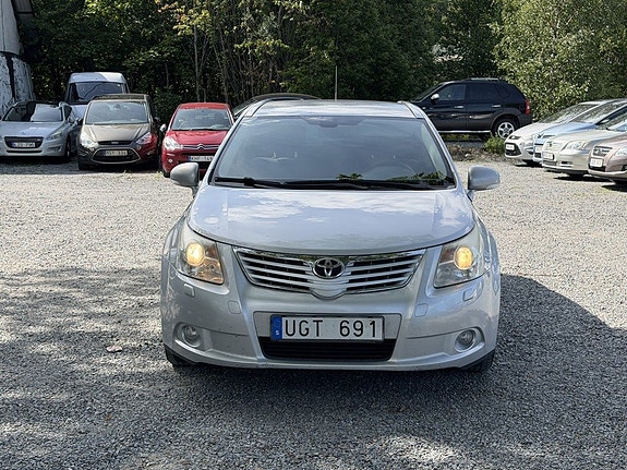 Toyota Avensis 5 of 21