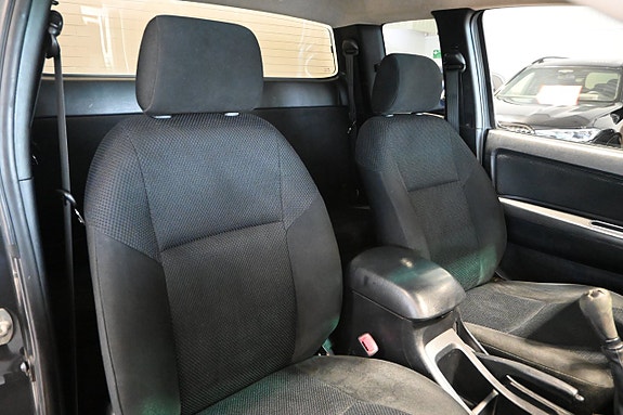 Toyota HiLux 10 of 19