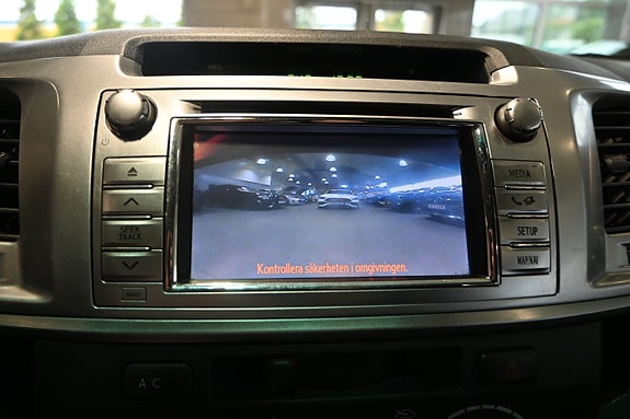 Toyota HiLux 15 of 19