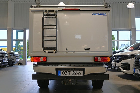 Toyota HiLux 4 of 19