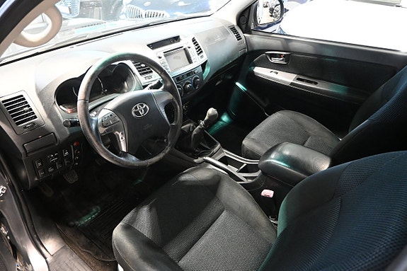 Toyota HiLux 7 of 19