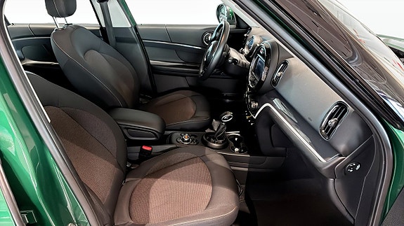 MINI Countryman SE 3 of 9
