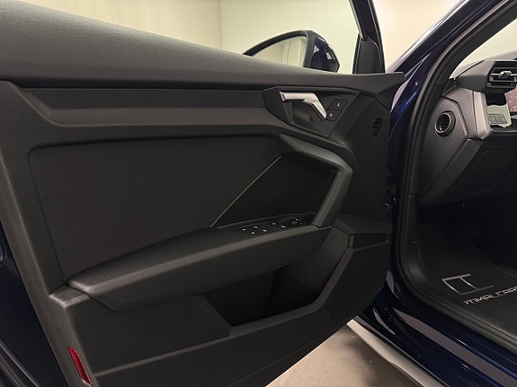 Audi A3 8 of 14