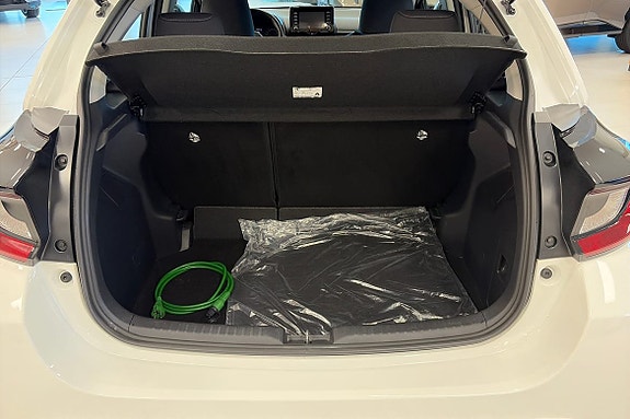 Toyota Yaris 10 of 10
