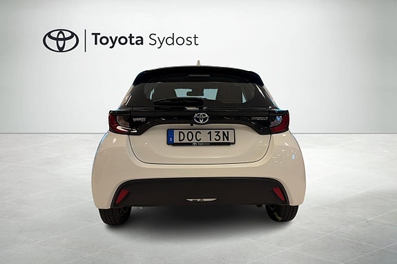 Toyota Yaris 4 of 10