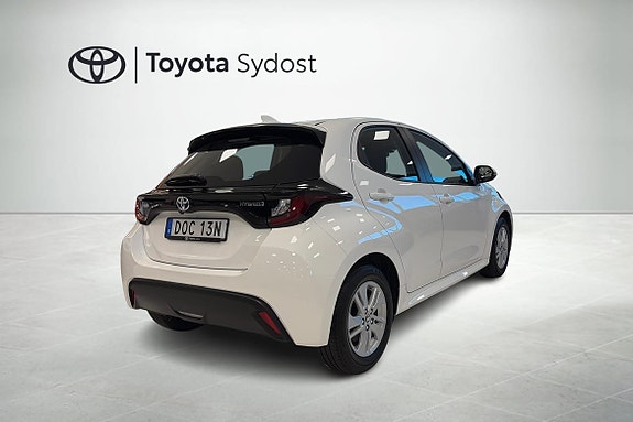 Toyota Yaris 2 of 10
