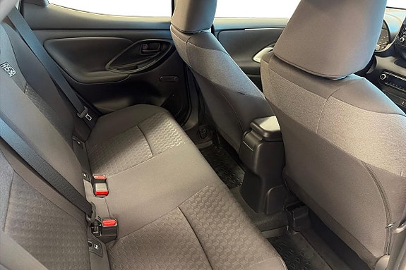 Toyota Yaris 7 of 10