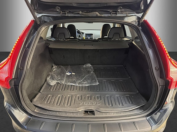 Volvo XC60 13 of 24