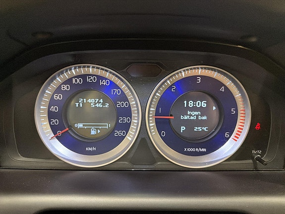 Volvo XC60 17 of 24