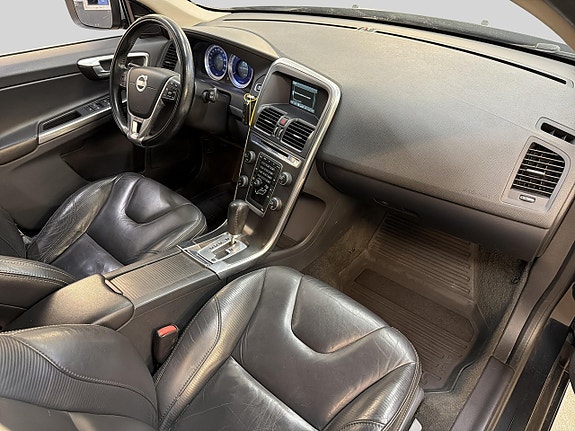 Volvo XC60 15 of 24