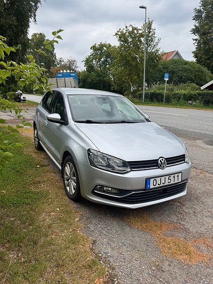 Volkswagen Polo 2 of 5