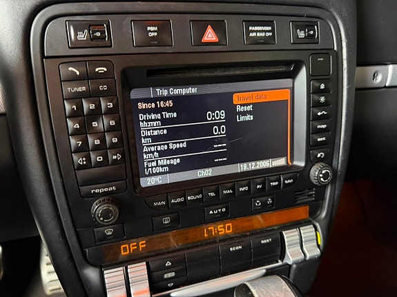 Porsche Cayenne S 16 of 23