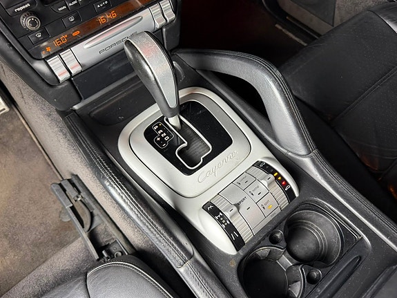 Porsche Cayenne S 20 of 23