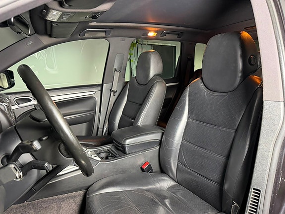 Porsche Cayenne S 11 of 23