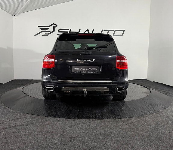 Porsche Cayenne S 7 of 23