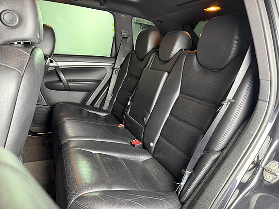 Porsche Cayenne S 12 of 23