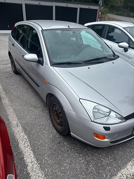 Ford Focus 2 of 6