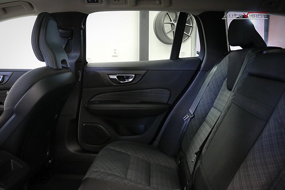 Volvo V60 Cross Country 28 of 30