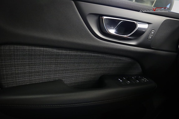 Volvo V60 Cross Country 18 of 30