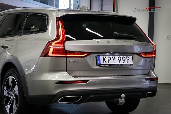 Volvo V60 Cross Country 6 of 30