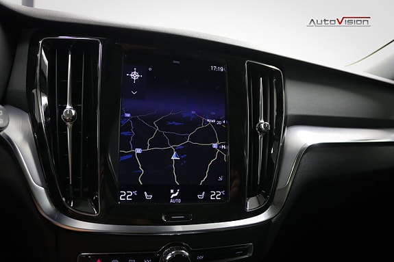 Volvo V60 Cross Country 13 of 30