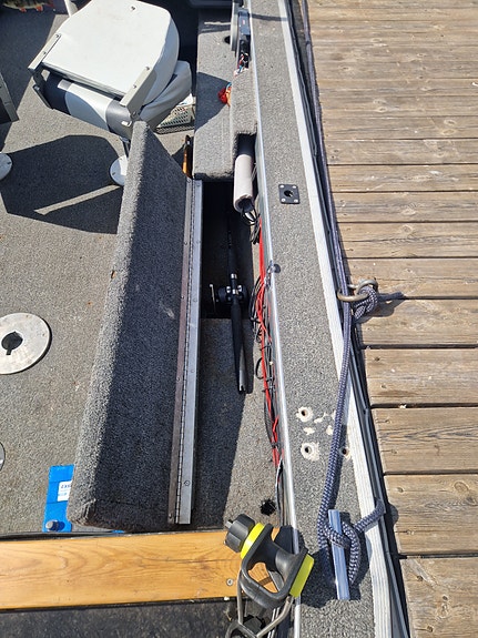 Tracker Pro Deep V17 6 of 9