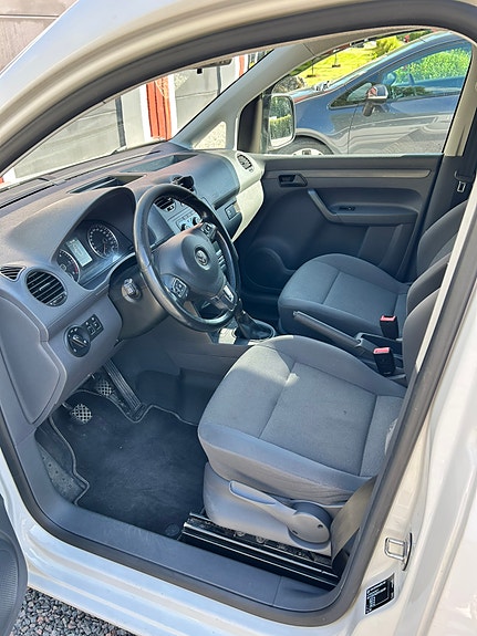Volkswagen Caddy Maxi 3 of 3