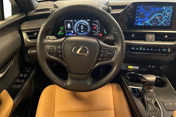 Lexus UX250h 10 of 22