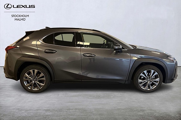 Lexus UX250h 6 of 22