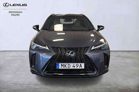 Lexus UX250h 8 of 22