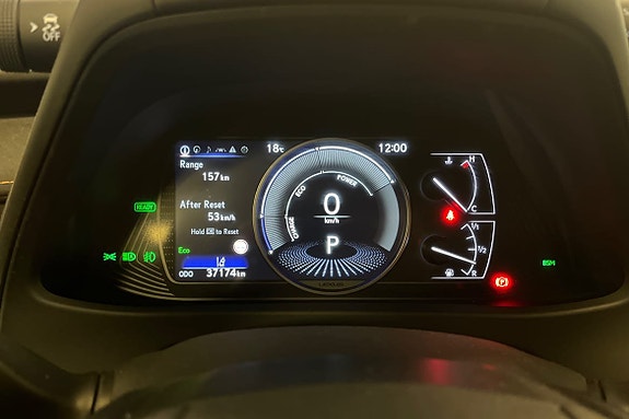 Lexus UX250h 13 of 22