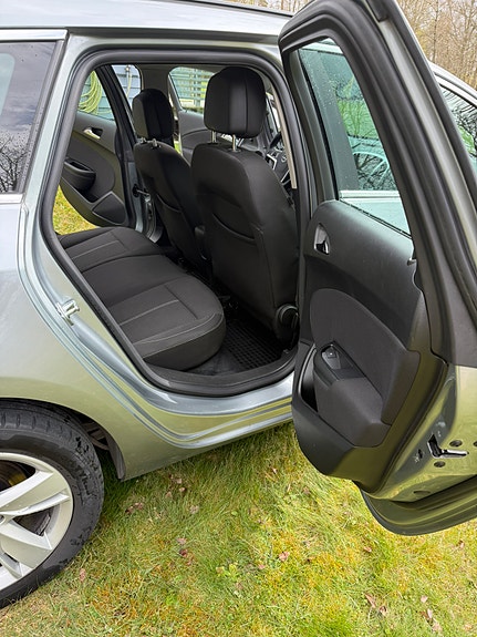 Opel Astra 12 of 12