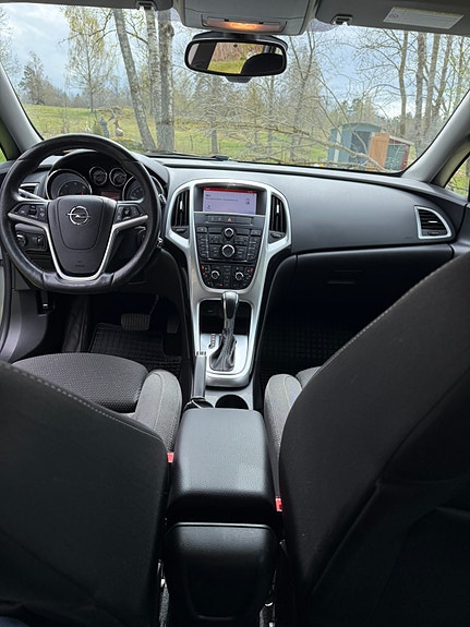 Opel Astra 9 of 12