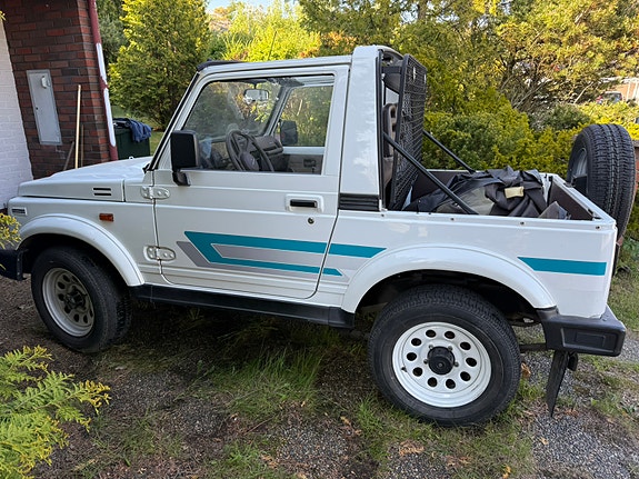 Suzuki Samurai 2 of 7
