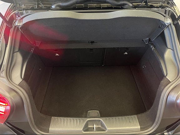 Mercedes-Benz A180 3 of 12