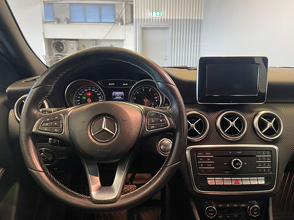 Mercedes-Benz A180 7 of 12