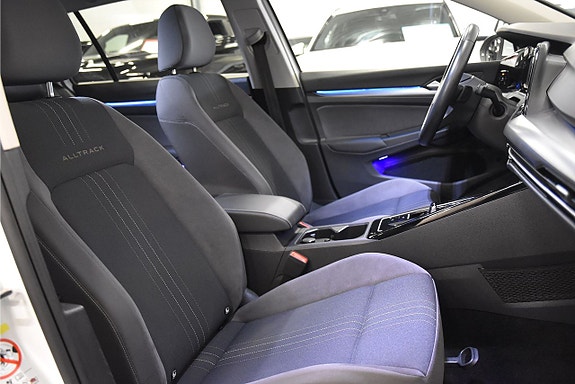Volkswagen Golf Alltrack 12 of 19
