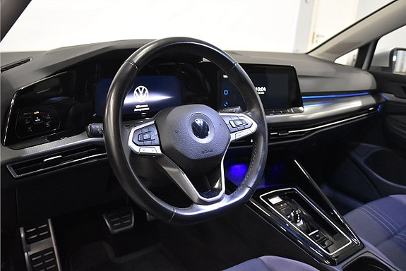 Volkswagen Golf Alltrack 9 of 19