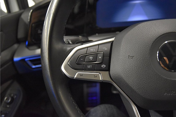 Volkswagen Golf Alltrack 10 of 19