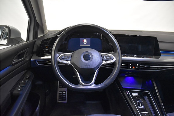 Volkswagen Golf Alltrack 2 of 19