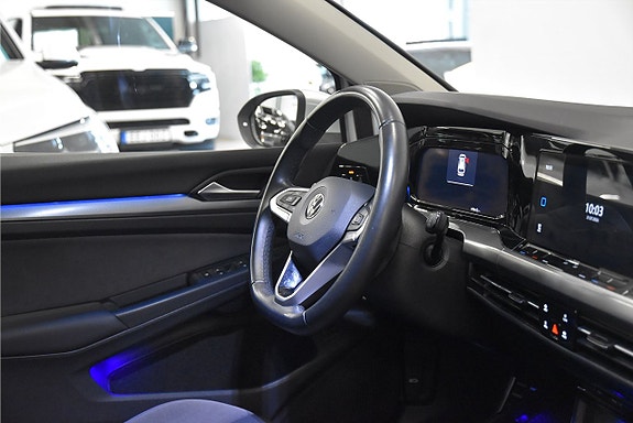 Volkswagen Golf Alltrack 8 of 19