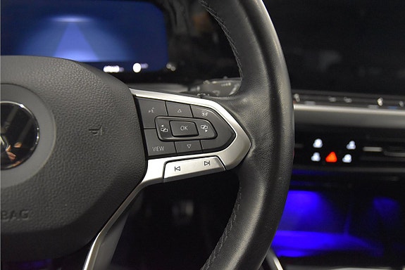 Volkswagen Golf Alltrack 11 of 19