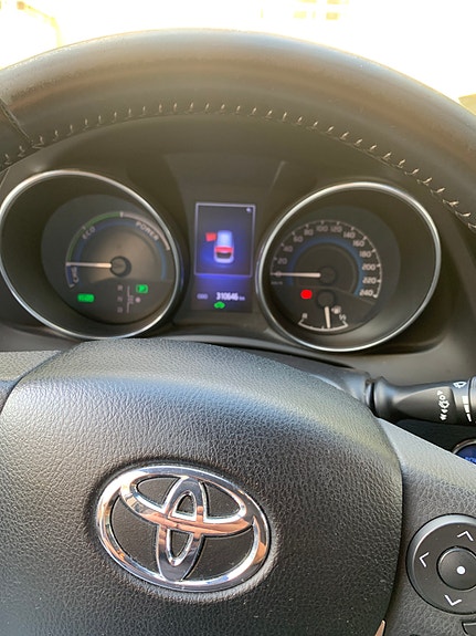 Toyota Auris 10 of 13