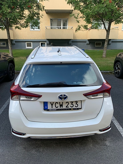 Toyota Auris 5 of 13