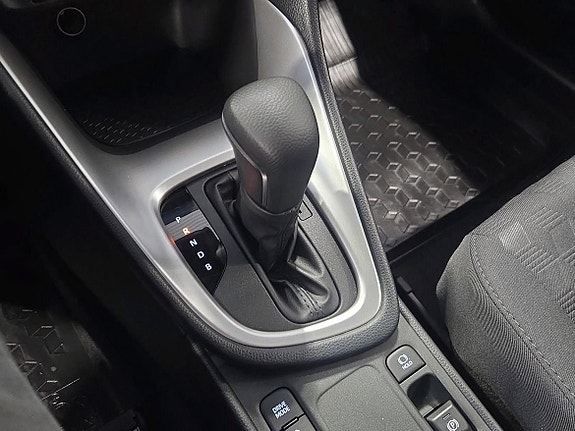 Toyota Yaris 18 of 19