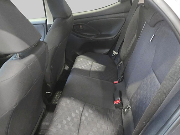Toyota Yaris 11 of 19