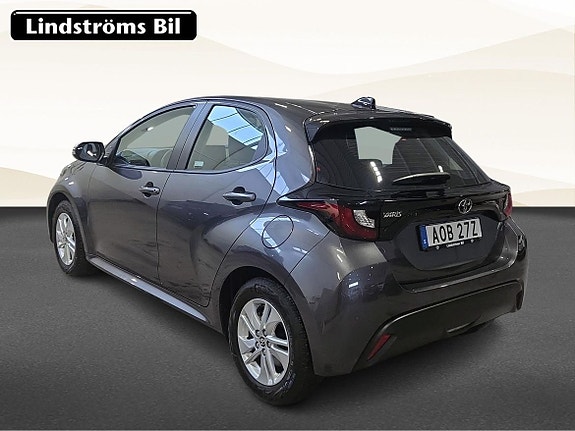 Toyota Yaris 4 of 19