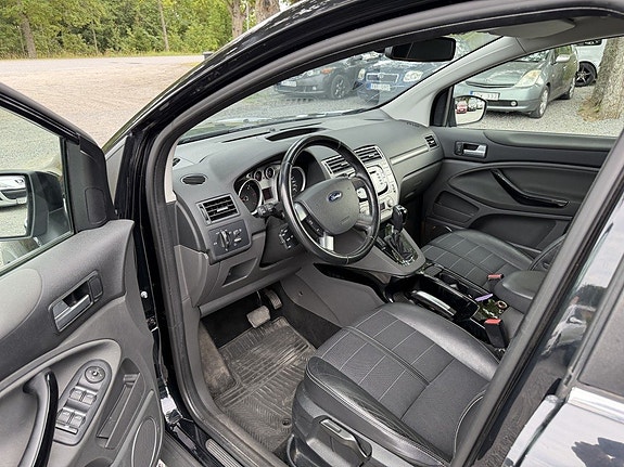 Ford Kuga 10 of 21